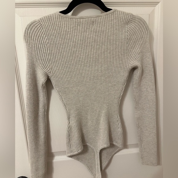 Abercrombie long sleeve sweetheart sweater body suit, size small, and never worn - Picture 2 of 3